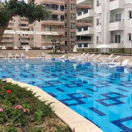 Yekta Trade Center Duplex * ألانيا